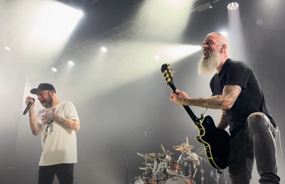 inflames